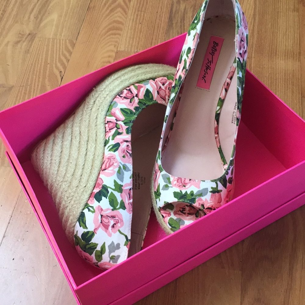 Betsey Johnson Floral Wedges size 10